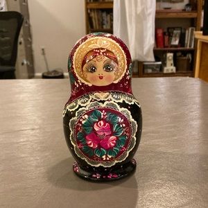 Russian nesting dolls, set of 5